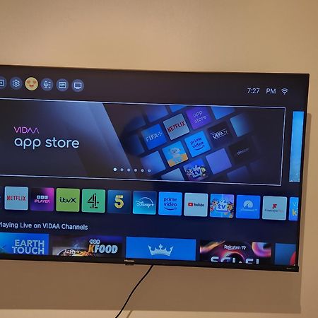ロンドンFlat With Work Station, Monitor, Smart Tv & Netflixアパートメント エクステリア 写真