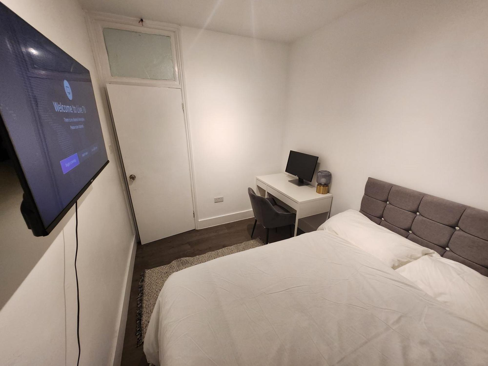 ロンドンFlat With Work Station, Monitor, Smart Tv & Netflixアパートメント エクステリア 写真