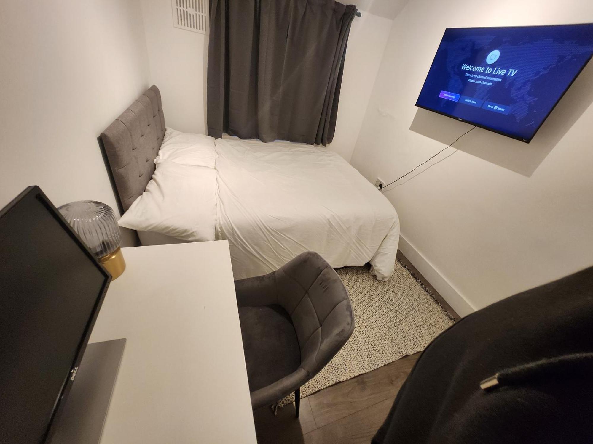 ロンドンFlat With Work Station, Monitor, Smart Tv & Netflixアパートメント エクステリア 写真