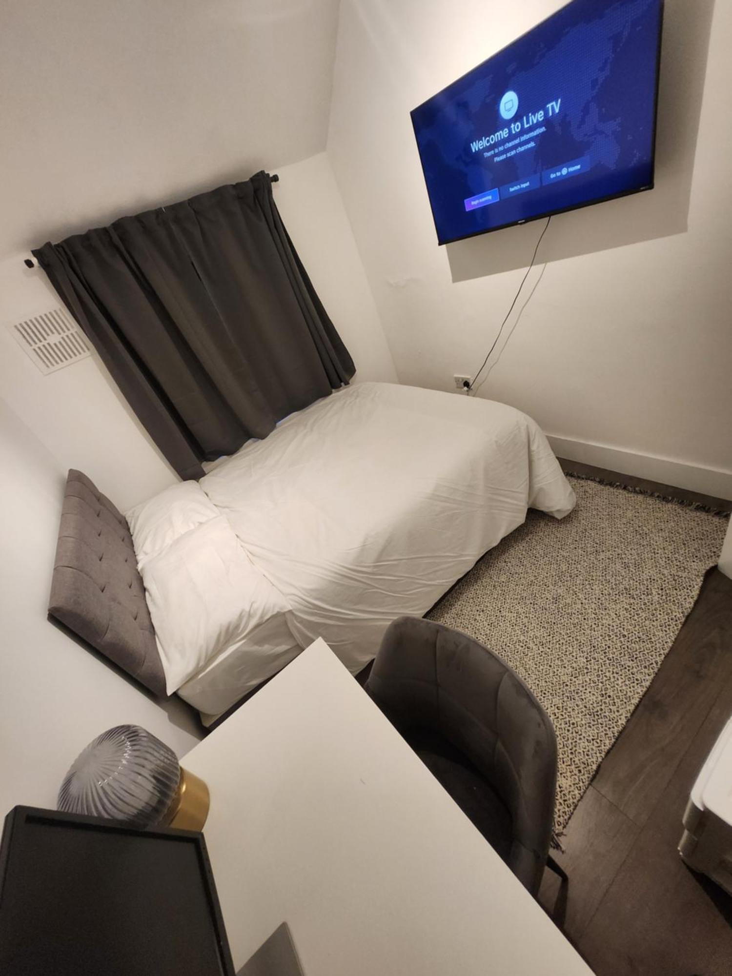 ロンドンFlat With Work Station, Monitor, Smart Tv & Netflixアパートメント エクステリア 写真