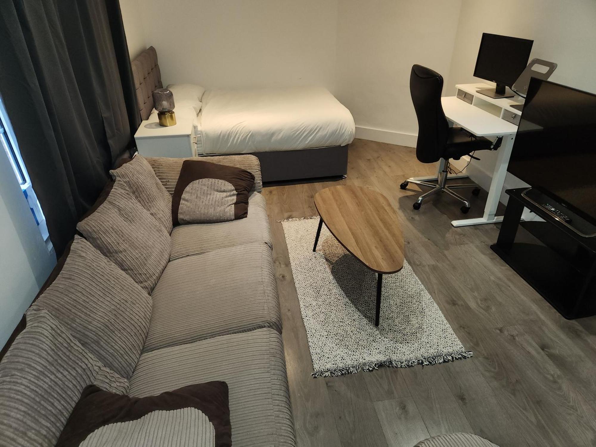 ロンドンFlat With Work Station, Monitor, Smart Tv & Netflixアパートメント エクステリア 写真