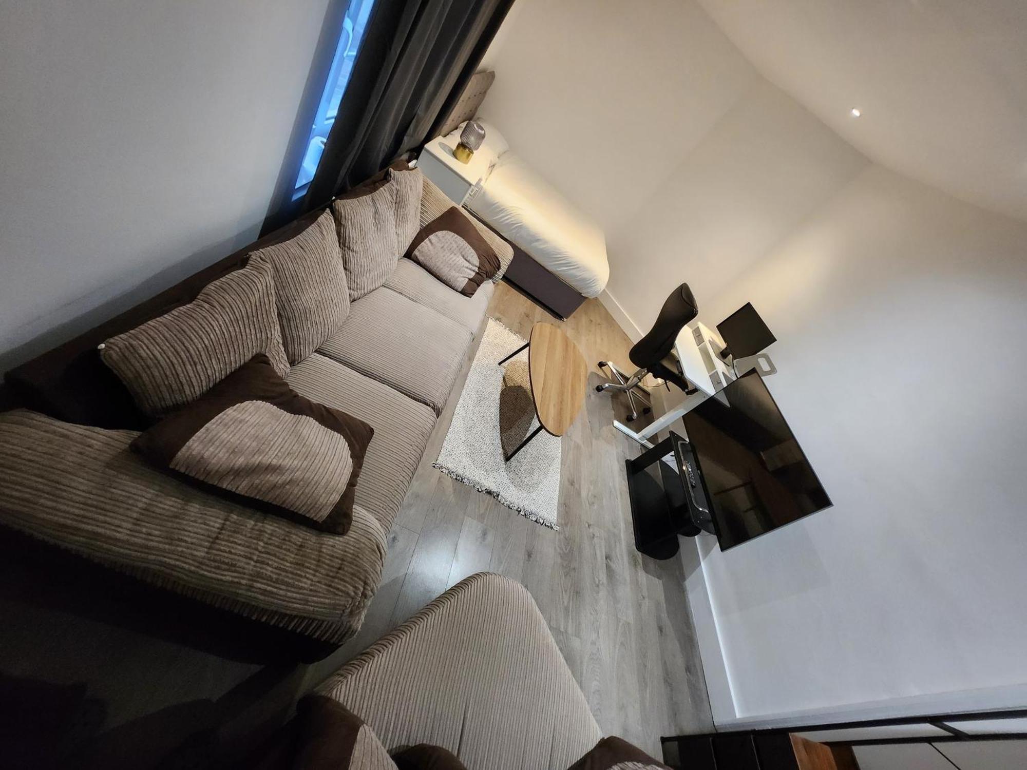 ロンドンFlat With Work Station, Monitor, Smart Tv & Netflixアパートメント エクステリア 写真
